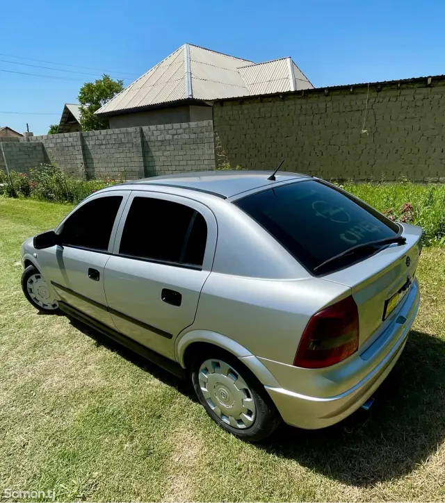 Opel Astra G 1998 · 1.6 AT