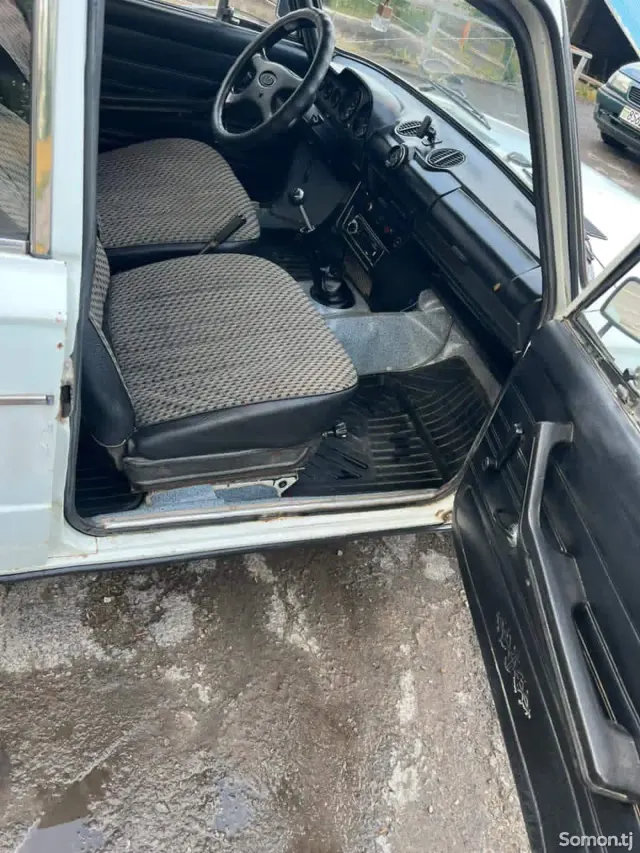 Lada (ВАЗ) 2106 2000 · 1.3 MT