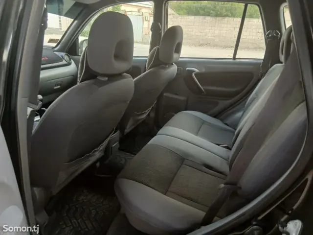 Toyota RAV 4 2005 · 2.0 AT