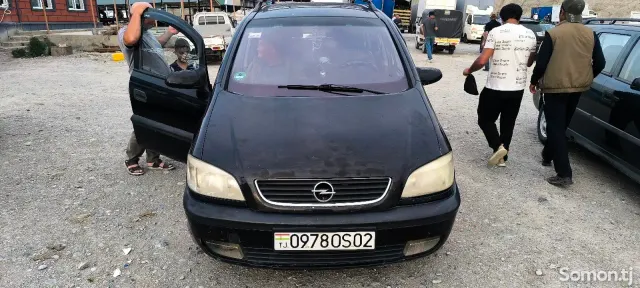 Opel Zafira 2002 · 1.6 MT