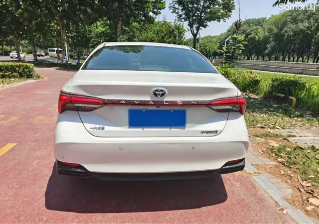 Toyota Avalon 2021 · 2.5 AT
