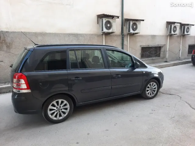 Opel Zafira 2014 · 1.8 MT