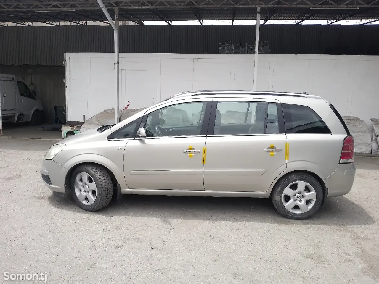 Opel Zafira 2006 · 1.8 MT