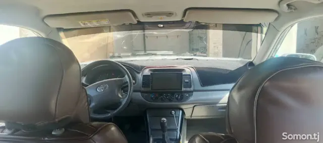 Toyota Camry 2005 · 2.4 MT