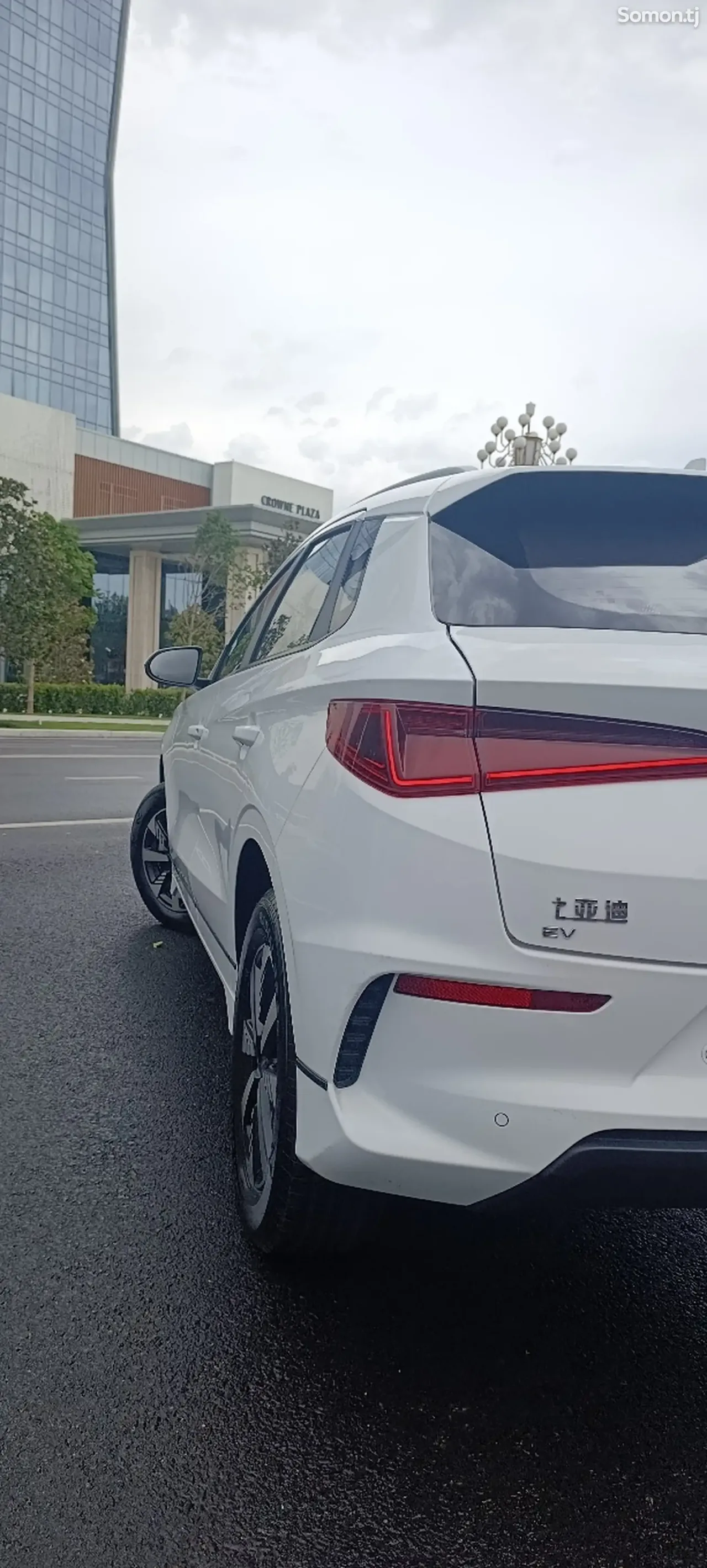 BYD E2 2025 · AMT
