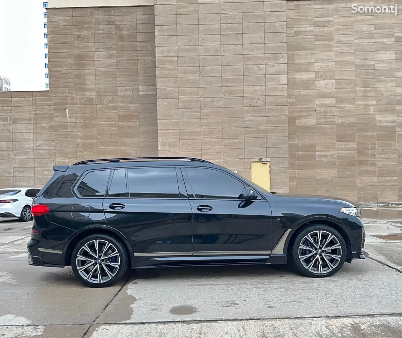 BMW X7 2021 · 4.4 AT
