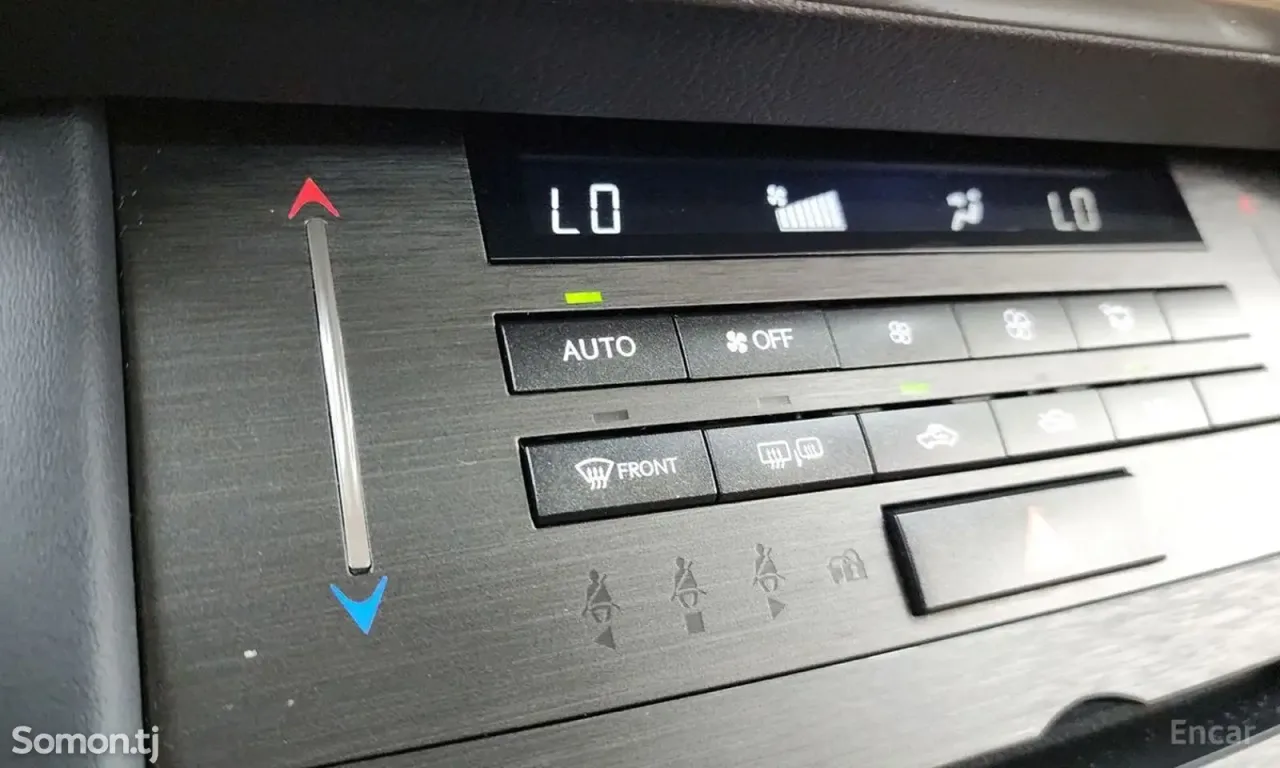 Lexus IS series 2019 · 2.0 AT