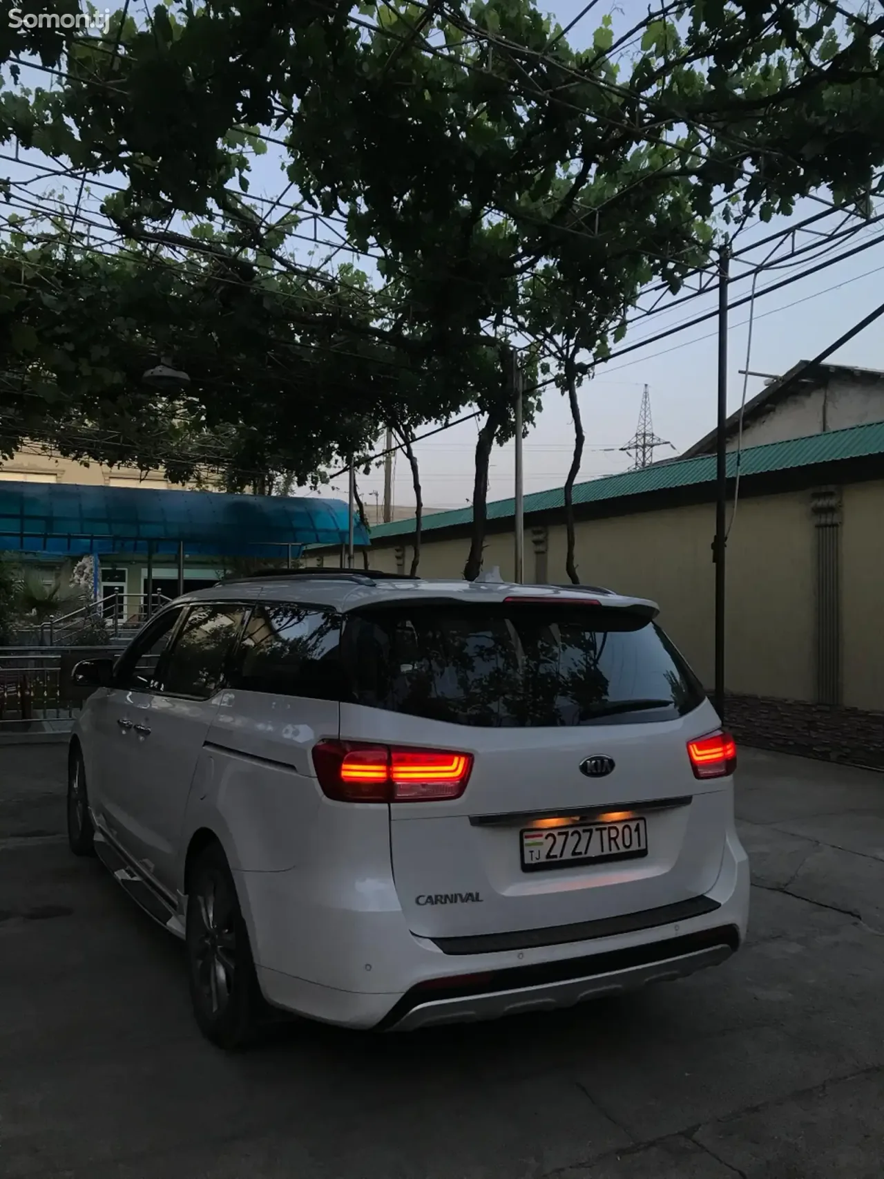Kia Carnival 2016 · 2.2 AT