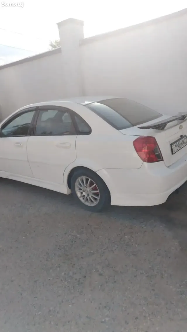 Chevrolet Lacetti 2008 · 1.6 AT