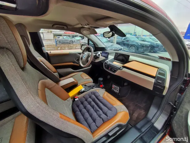 BMW i3 2014 · AT
