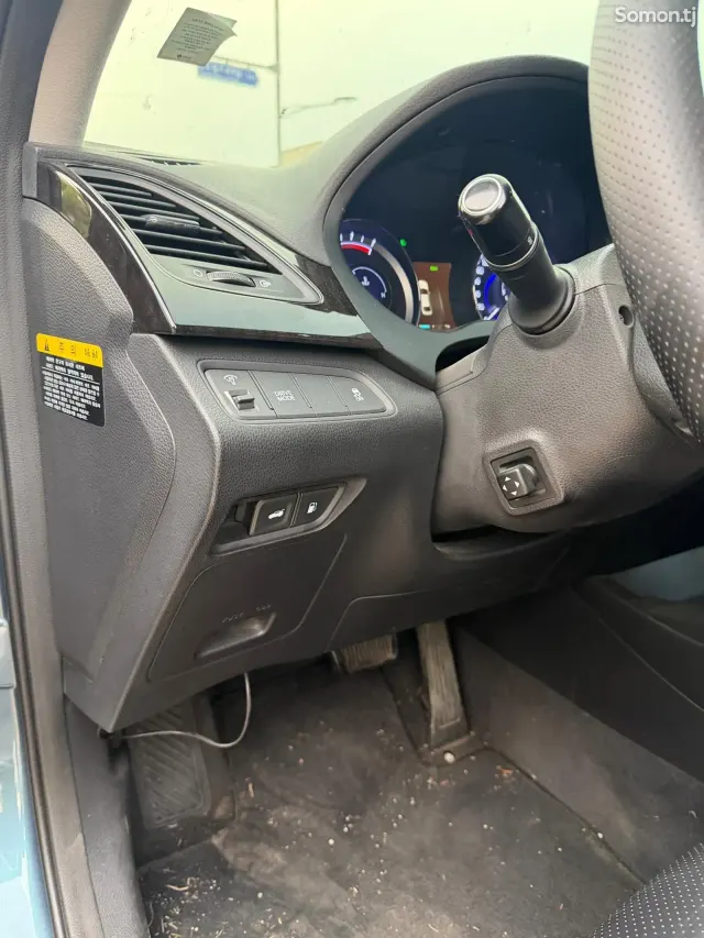 Hyundai Grandeur 2014 · 2.4 AT