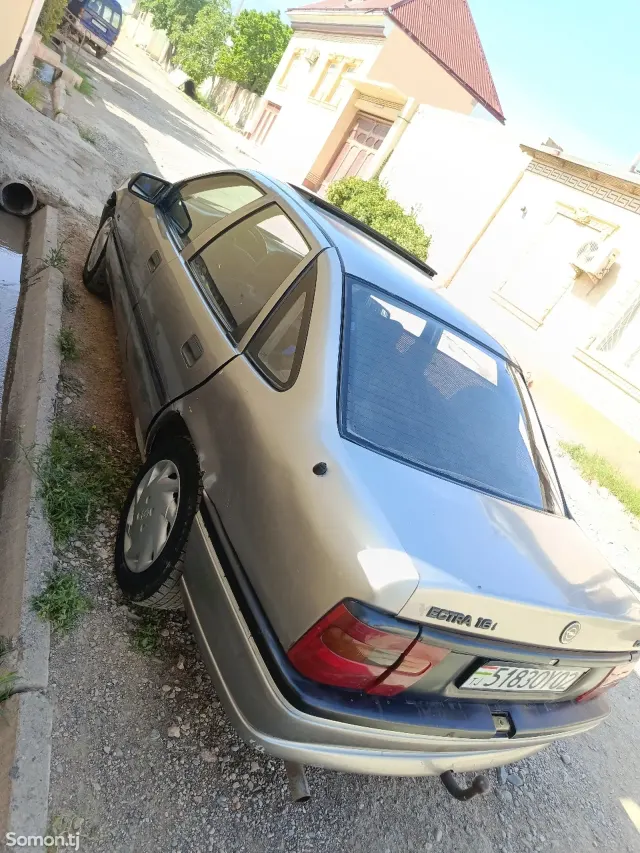 Opel Astra F 1993 · 1.6 MT