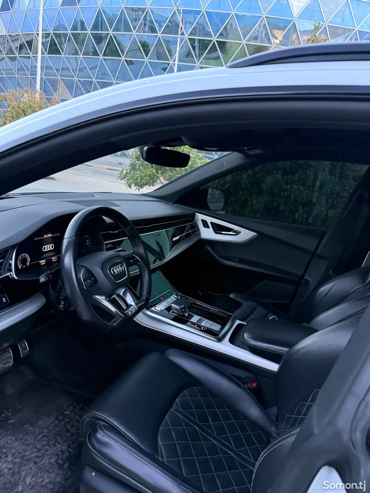 Audi Q8 2021 · 4.0 AT