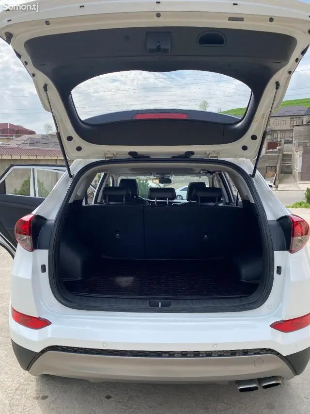 Hyundai Tucson 2016 · 1.6 AT