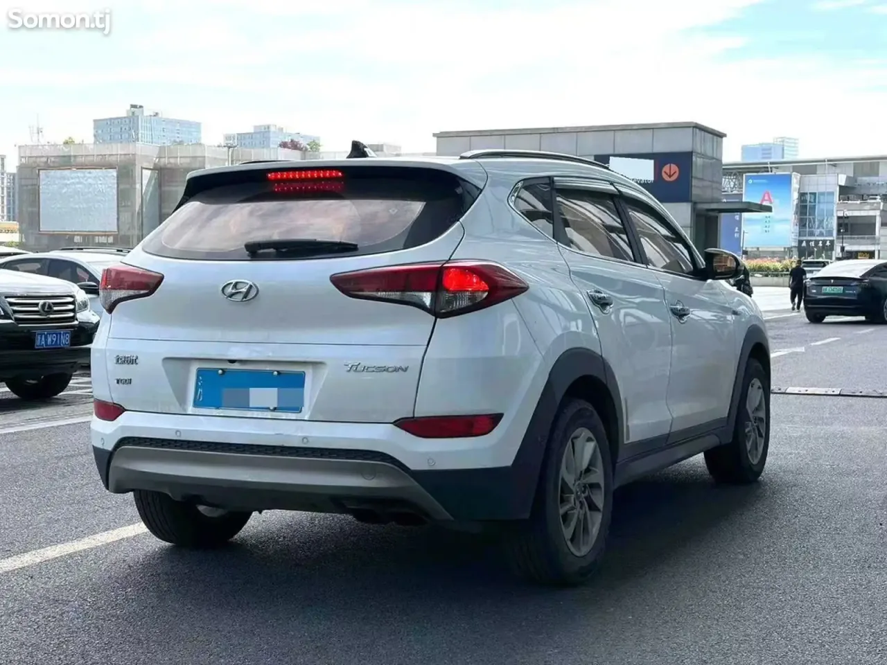 Hyundai Tucson 2015 · AT