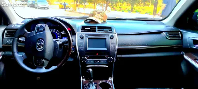 Toyota Camry 2013 · 2.5 AT