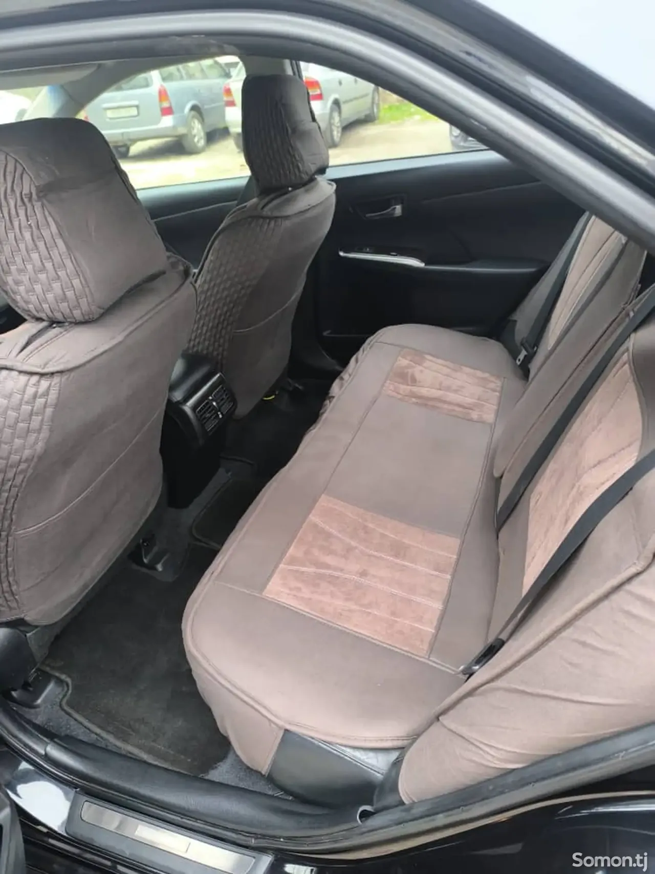 Toyota Camry 2015 · 2.0 AT
