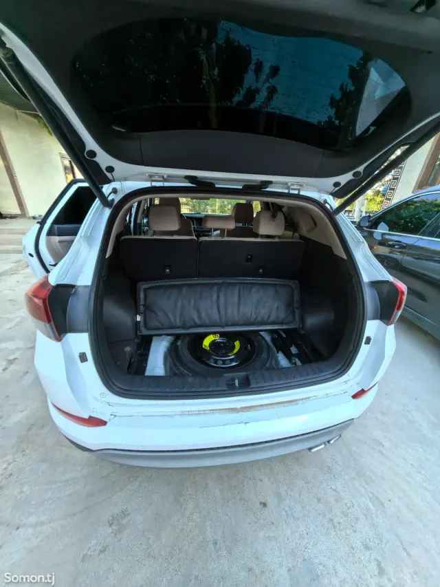 Hyundai Tucson 2017 · 1.6 AMT