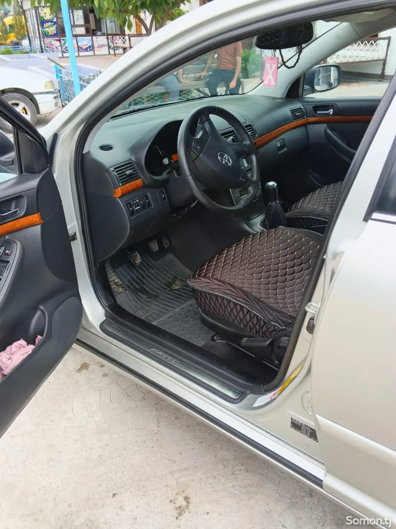 Toyota Avensis 2006 · 6.5 MT