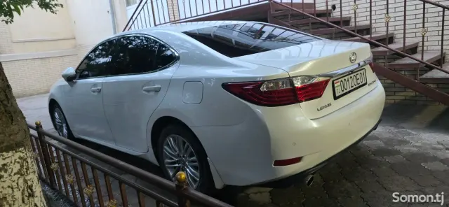 Lexus ES series 2014 · 2.5 AT