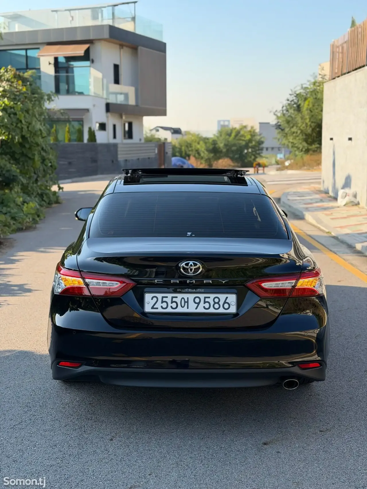 Toyota Camry 2019 · 2.5 AT