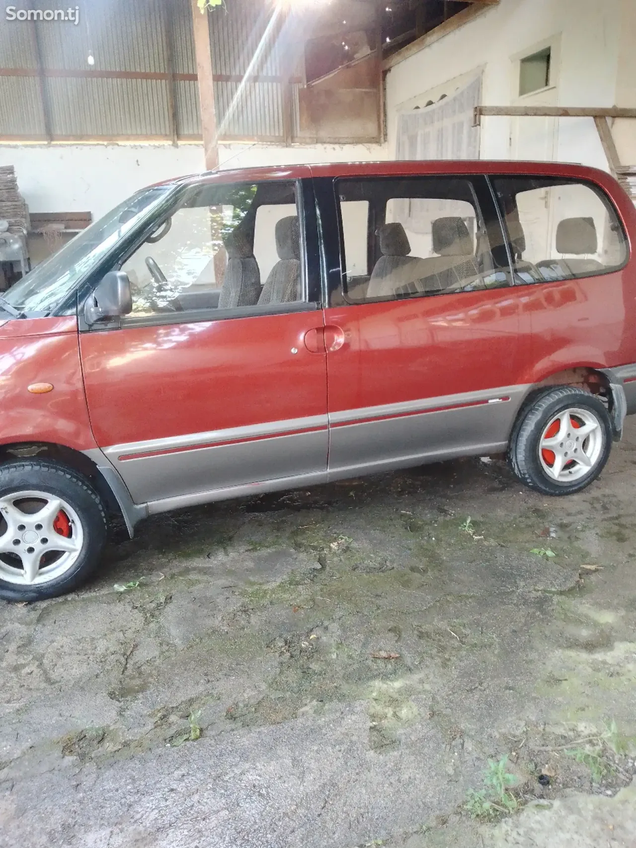 Nissan Serena 1995 · 1.5 MT