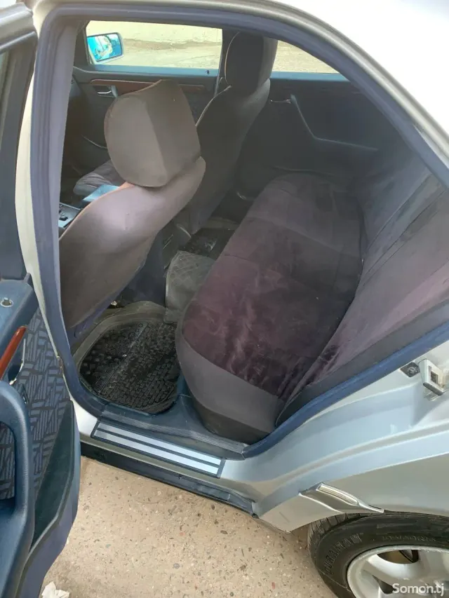 Mercedes-Benz C class 1995 · 2.2 MT