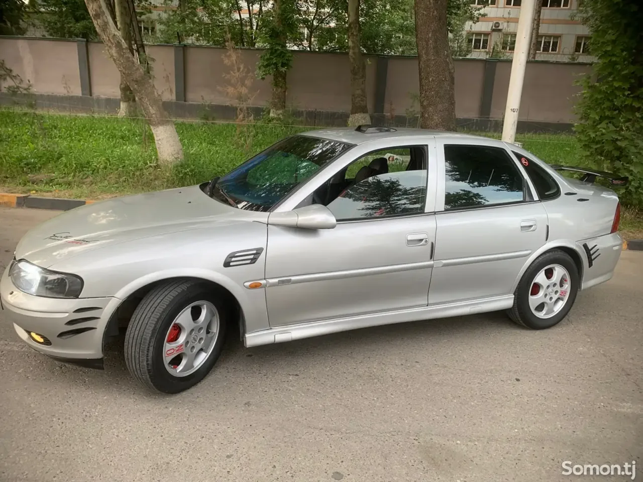 Opel Vectra B 1999 · 1.8 MT
