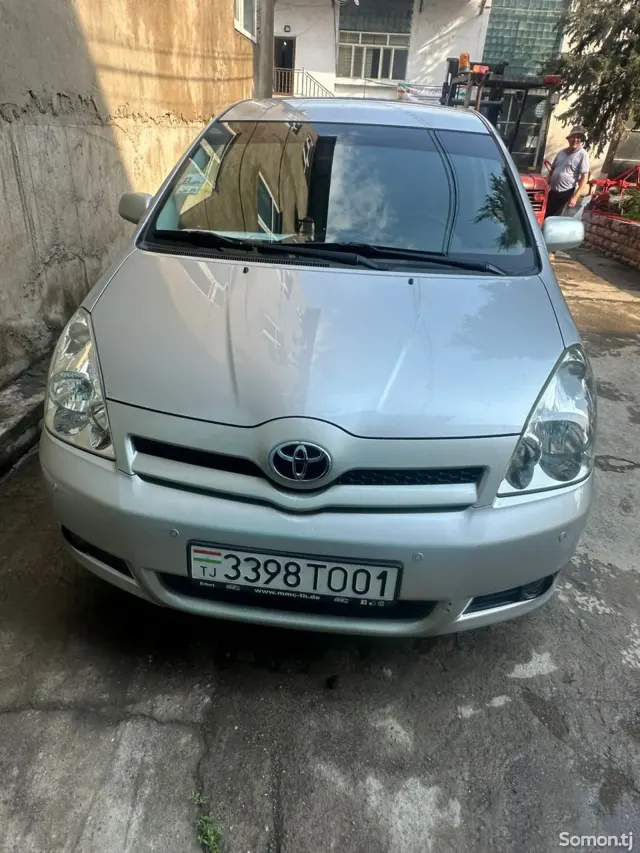 Toyota Corolla Verso 2006 · 1.8 MT