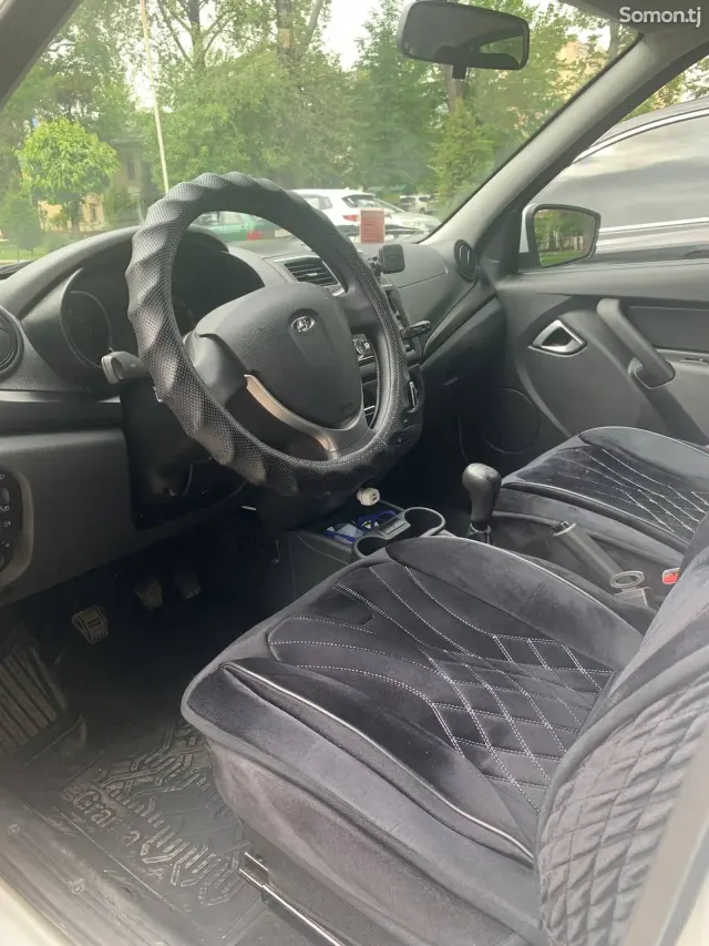 Lada (ВАЗ) Granta 2025 · 1.6 MT