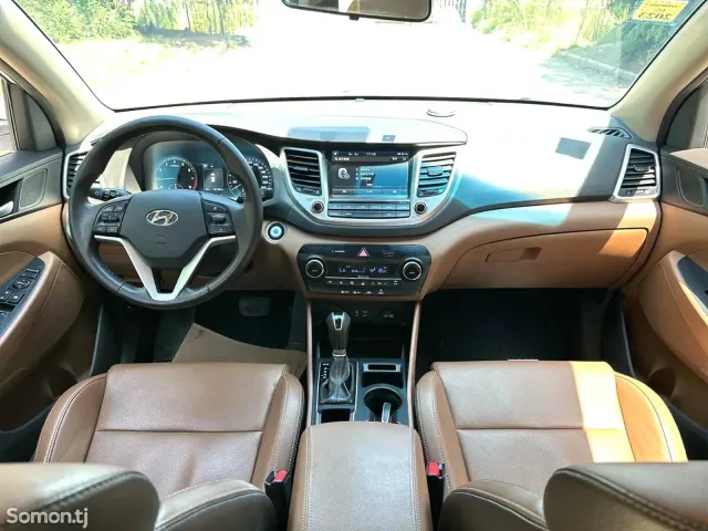 Hyundai Tucson 2015 · 1.6 AT