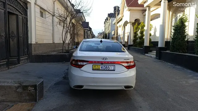 Hyundai Grandeur 2013 · 3.0 AT