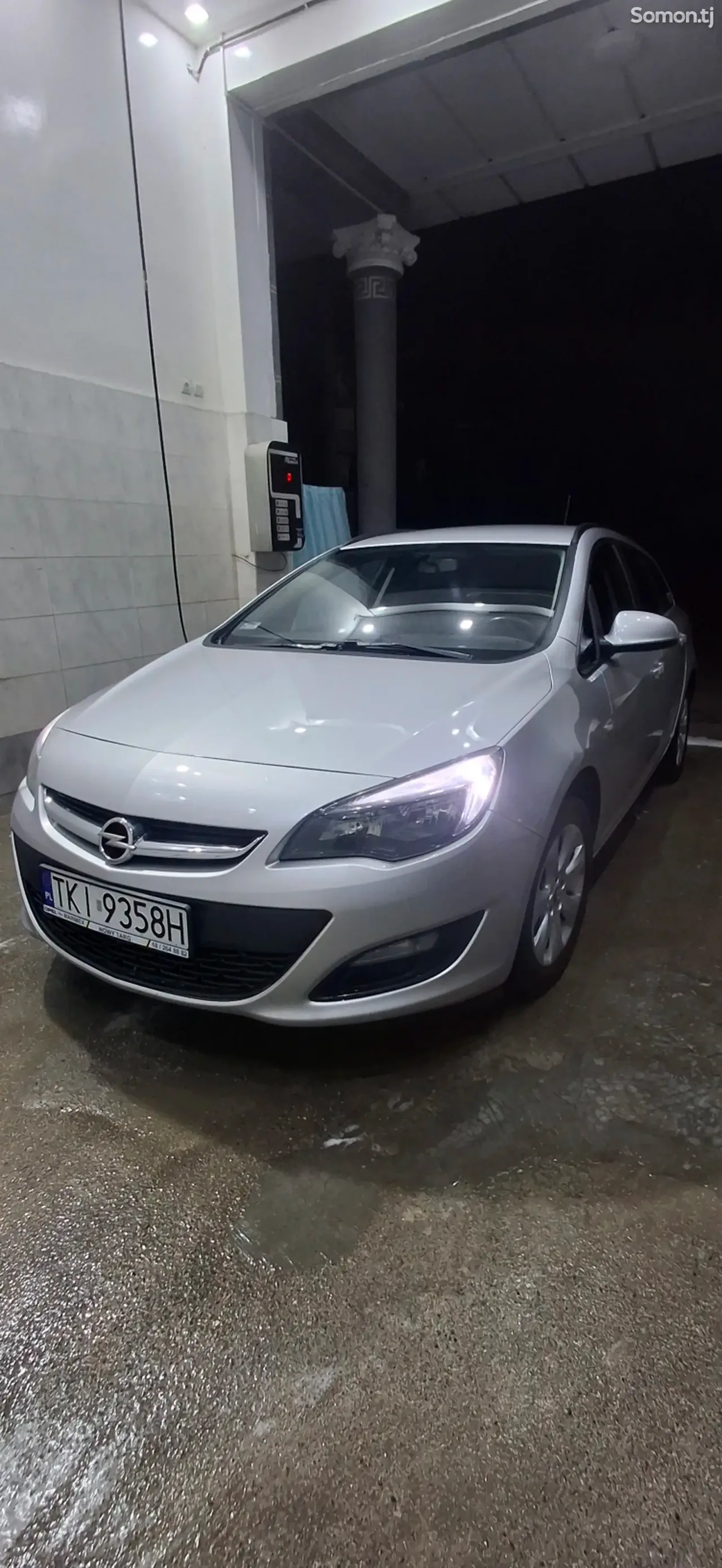 Opel Astra J 2015 · 1.4 MT