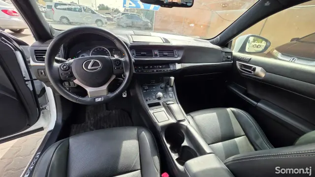 Lexus CT series 2014 · 2.0 CVT