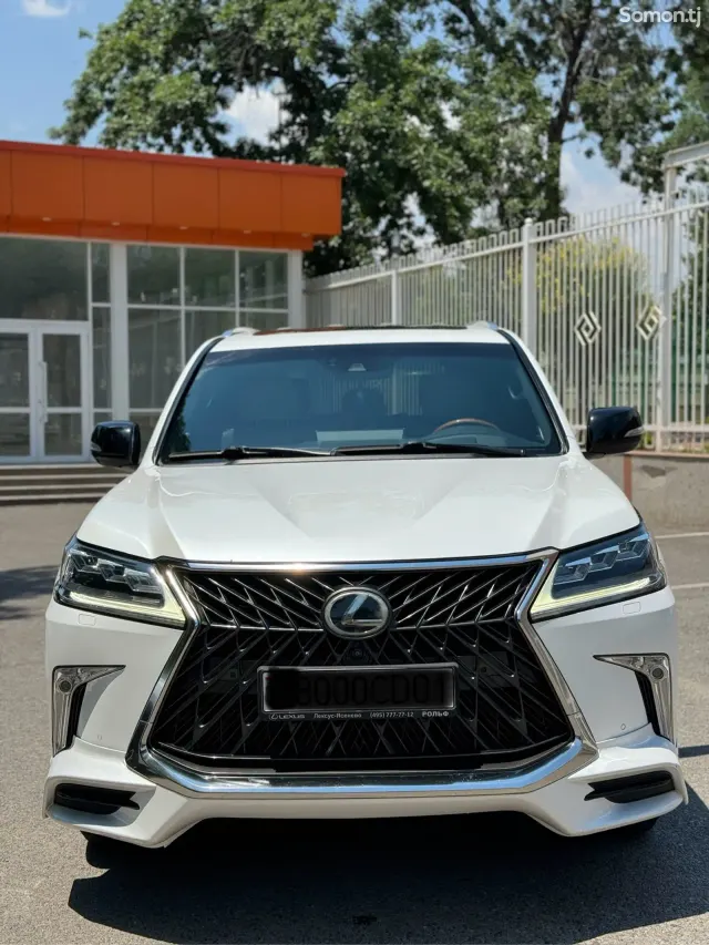 Lexus LX series 2018 · 5.7 AT