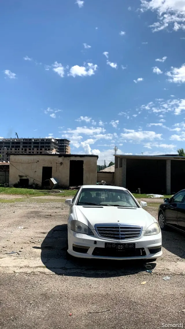 Mercedes-Benz S class 2000 · 3.2 AT
