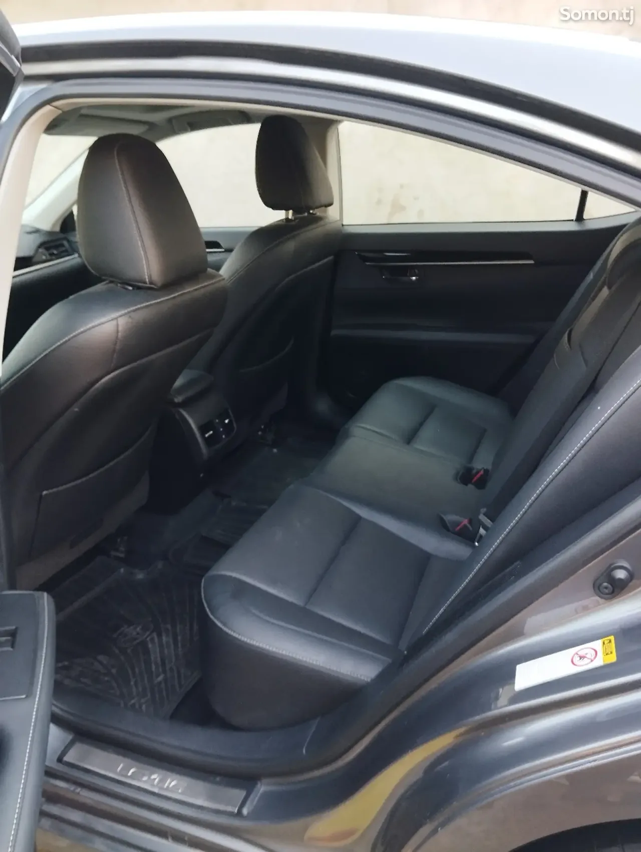 Lexus ES series 2015 · 3.0 AT