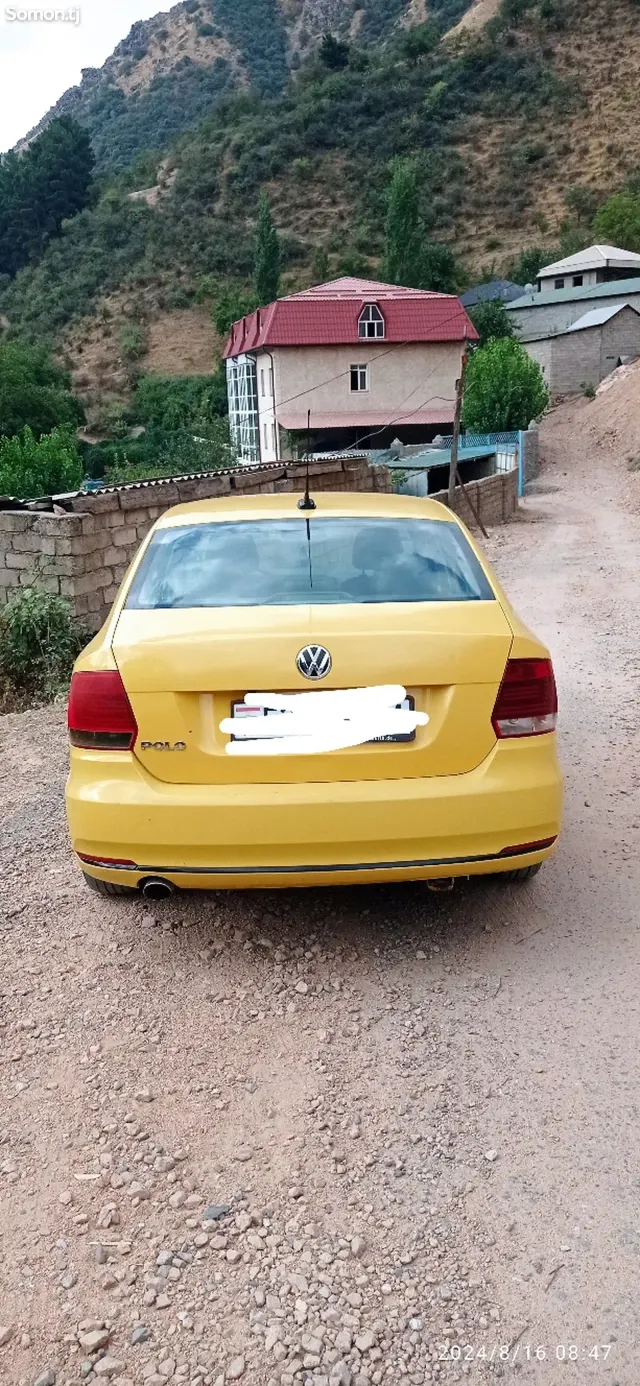 Volkswagen Polo 2018 · 1.6 MT