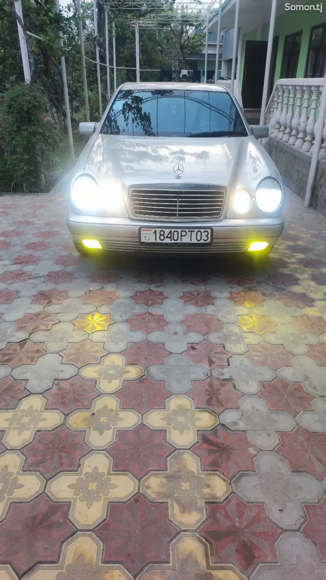 Mercedes-Benz E class 1997 · 2.2 AT