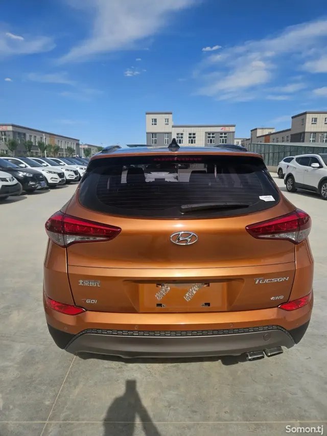 Hyundai Tucson 2016 · 1.6 AT