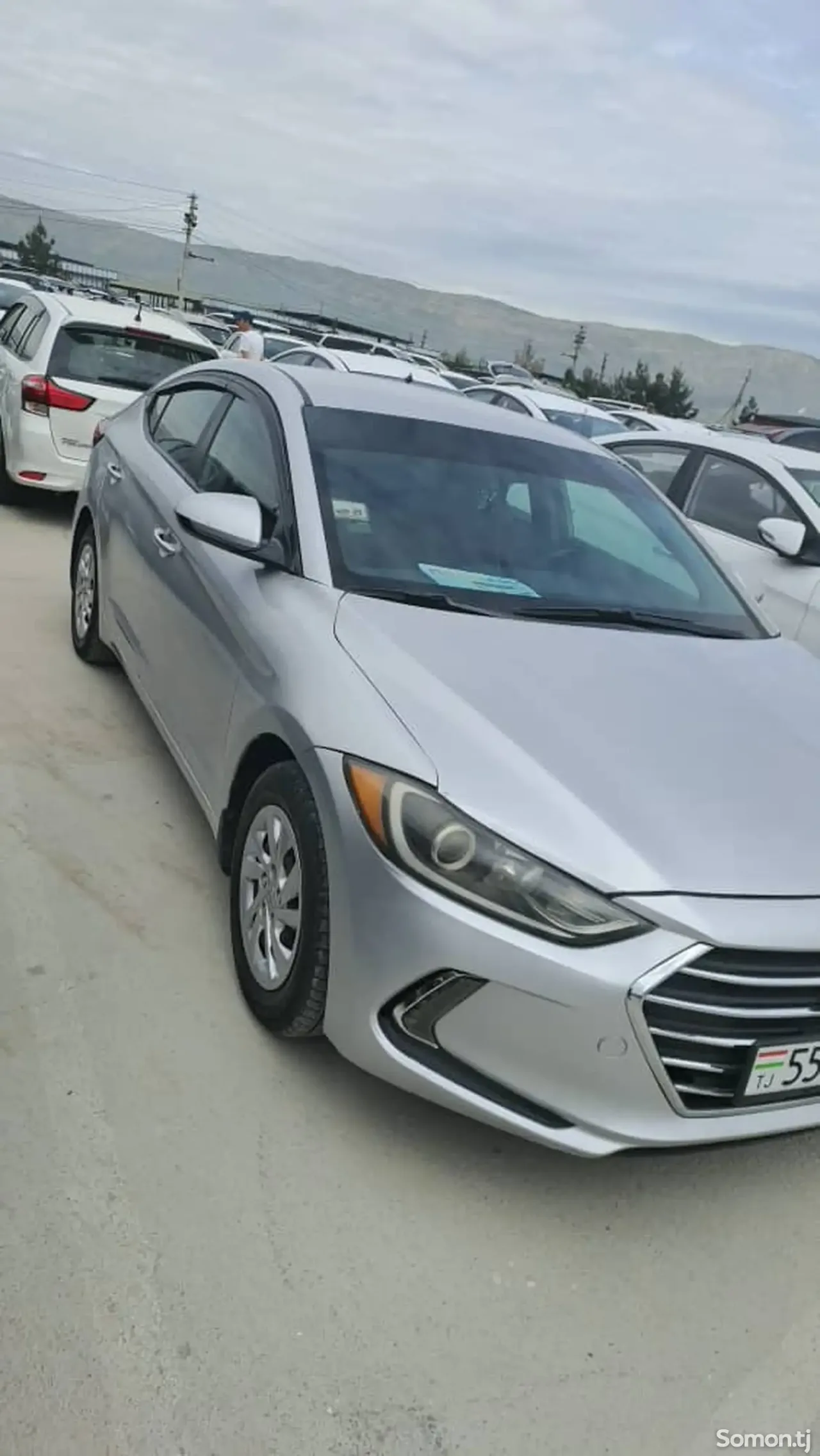 Hyundai Elantra 2016 · 2.0 AT