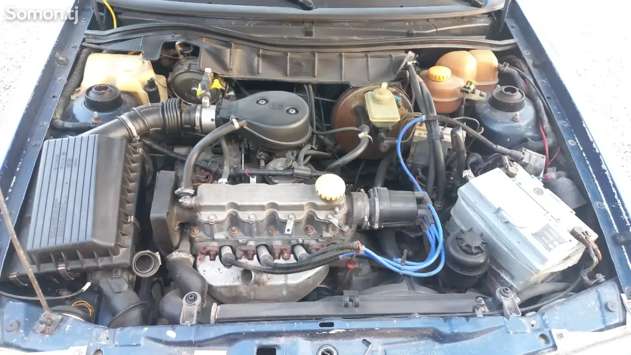 Opel Astra F 1992 · 1.6 MT