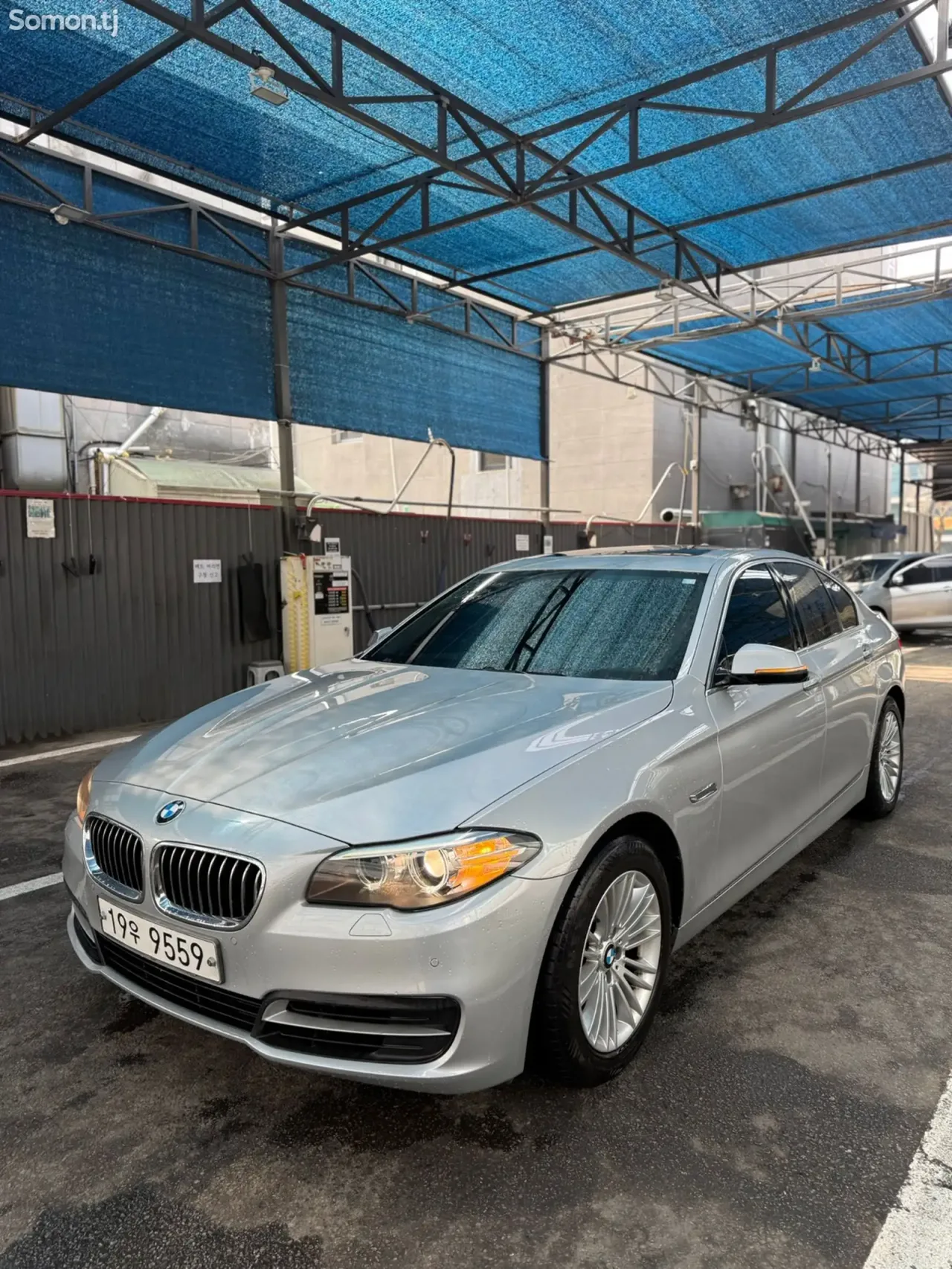 BMW 5 series 2015 · 2.0 AT