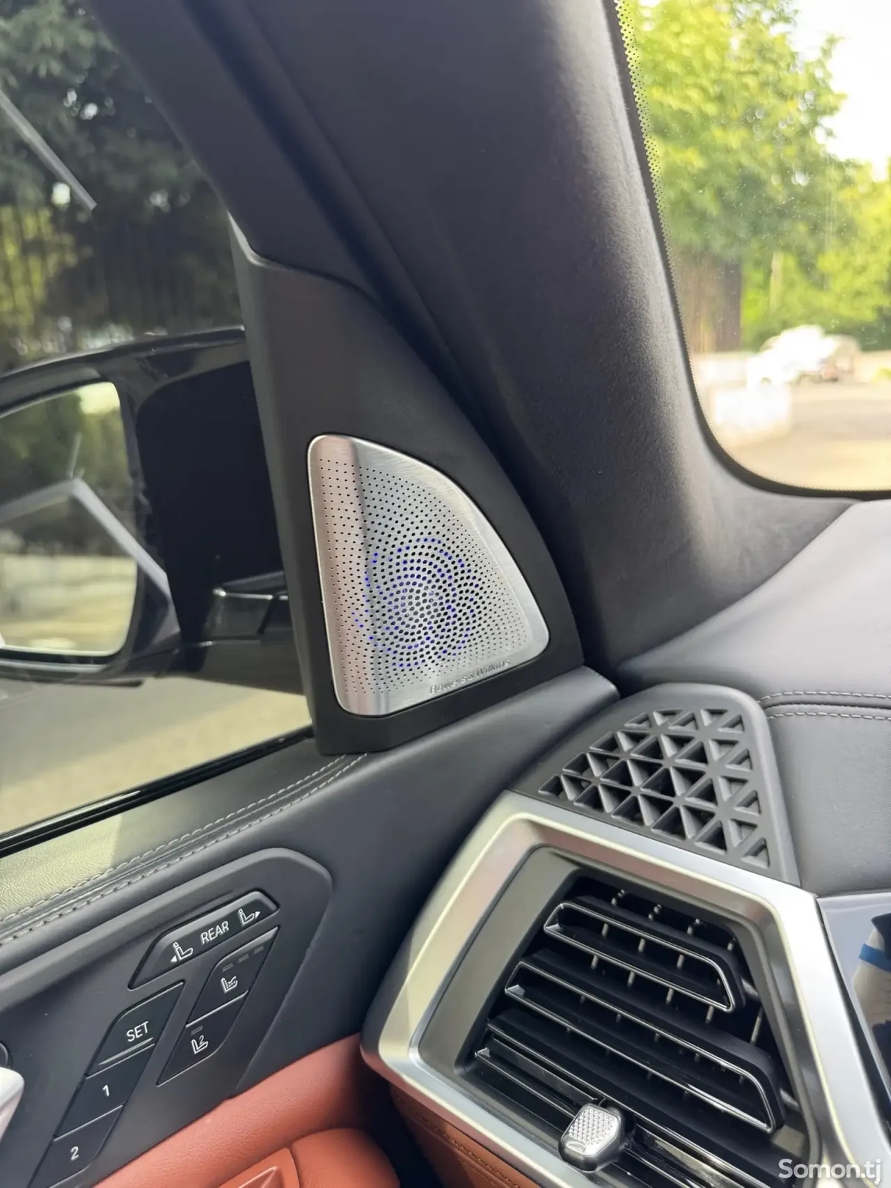 BMW X7 2023 · 4.4 AT