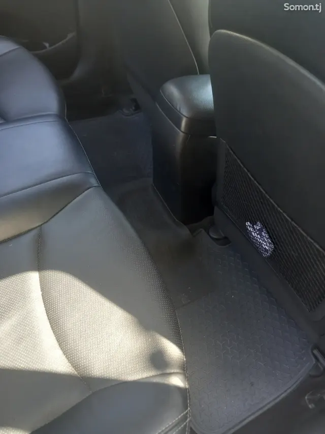 Hyundai Avante 2011 · 1.6 AT