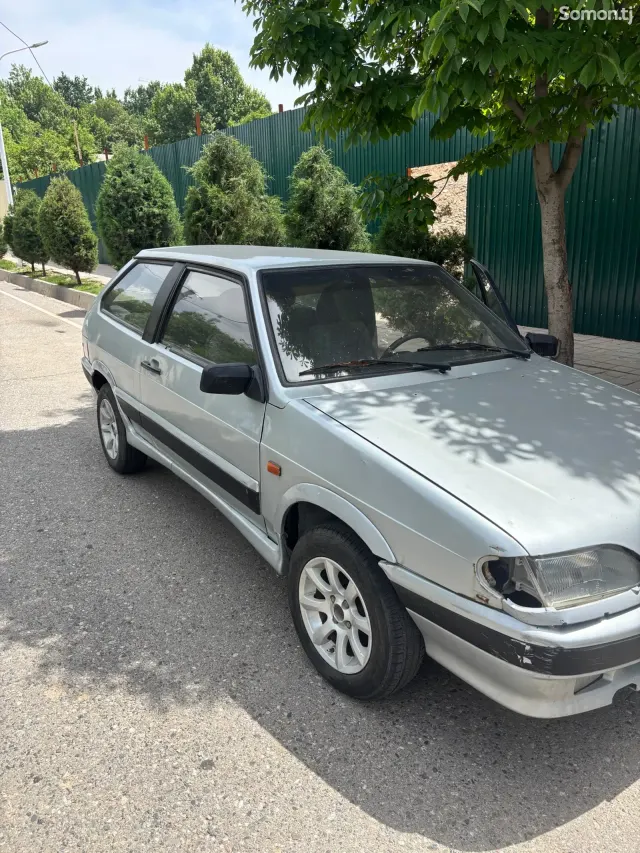 Lada (ВАЗ) 2113 2002 · 1.6 MT