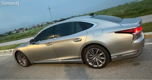 Lexus LS series 2020 · 5.0 AT