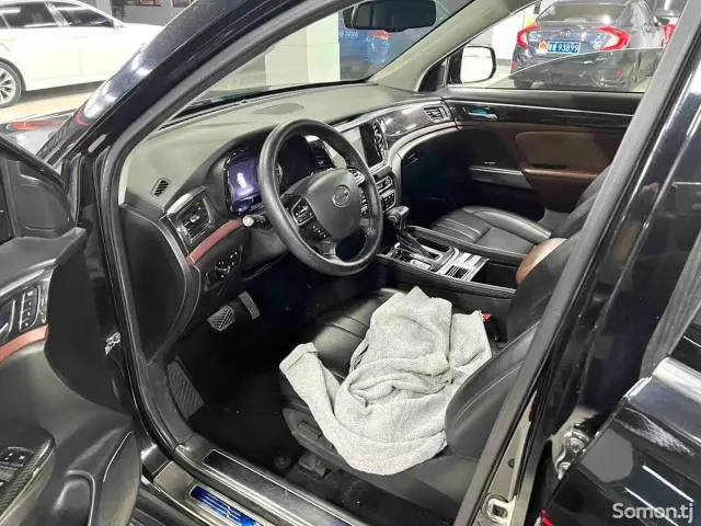 GAC Trumpchi GS8 2017 · 2.0 AT