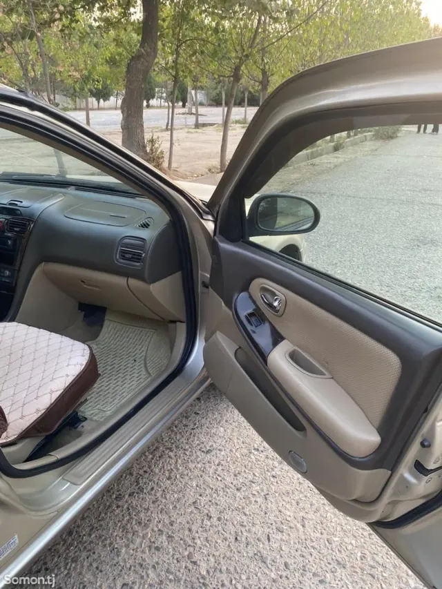 Nissan Maxima 2001 · 2.0 AT