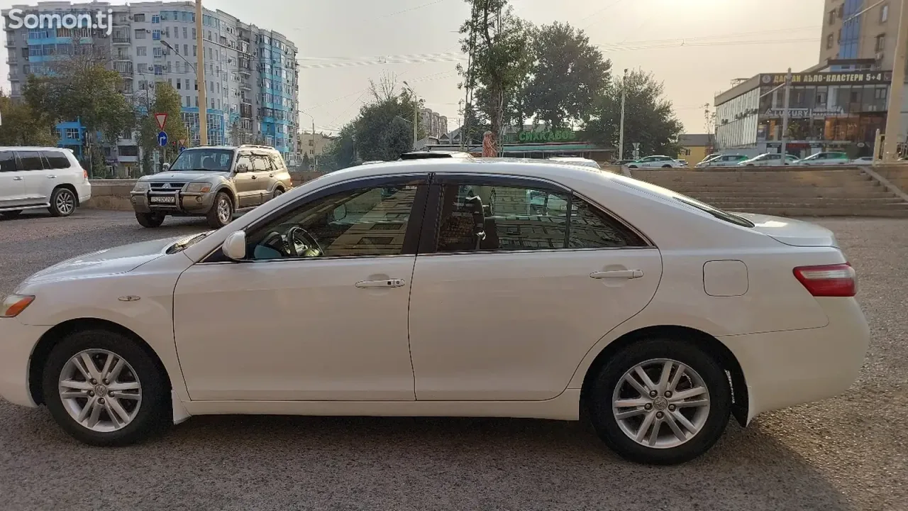 Toyota Camry 2008 · 2.4 AT